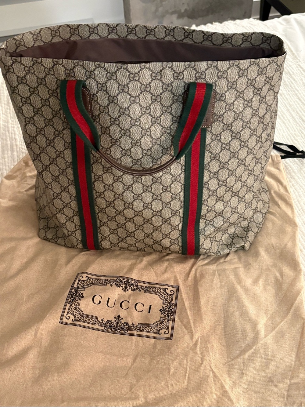 Gucci Beige GG Supreme Canvas Tote with Green and Red Web Straps